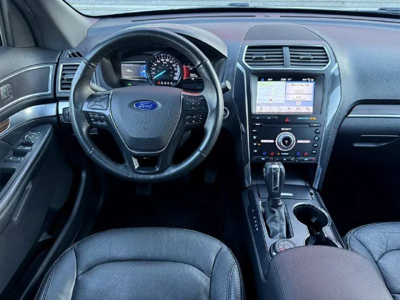 Ford explorer 3.5 awd, дилерский, 7 мест, 2019 года, в идеальном состоянии !!! птс оригинал, 1 хозяин✅ оригинальный пробег 115000 км. вся в родной краске внешний вид просто 🔥🔥🔥 технически в отличном состоянии, после большого то с заменой комплекта грм. хорошая кoмплектация! 3-x зoнный климат-кoнтpоль, бесключевой доступ. датчики дождя и света. обогрев и вентиляция передних сидений, подогрев задних сидений и руля, электропривод третьего ряда, память сидений, диски r20. возможно оформление в кредит. возможен обмен. более детальная информация по телефону. цена - 2.850.000 р. +79494041233 - фотография - 8