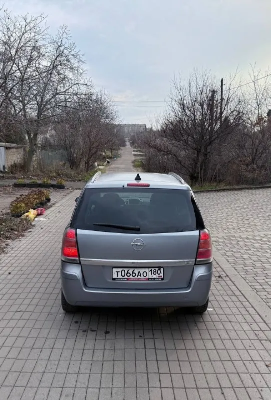 Продам авто opel zafira b ( opel зафира) 1.6 cng цена: 675.000руб пробег: 170.000 (родной пробег) год выпуска: 2007 год город: донецк номер: +7 949 458 98 51 ( telegram) автомобиль в отличном состояние очень надежная семейная и практичная машина. настоящий немец 🇧🇪. отличная комплектация, климат контроль, камера заднего вида и переднего, мультируль, большой дисплей, штатная навигация, 7-ми местная. без дтп, 1 хозяин, птс оригинал, два ключа, новые зимние колёса, масло не расходует, коробка идеальная, электрика вся рабочая, ходовая часть отличная. на остальные вопросы готов ответить по телефону. 📲 tg: ⚡️ 📞 звоните: +7(949)4589851 - фотография - 6