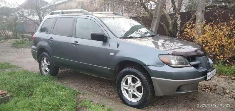 Продам mitsubishi outlander 2003год на полном ходу, но есть куда приложить руки. 2.4 газ/бензин, работает четко, без пинков. резина зима, 2 ключа, полное переоформление осмотр мариуполь левый берег. цена 480 тыс, торг у капота. +7 949 840 69 41 📲 tg: авто эвакуатор 📞 звоните: +7(949)8406941 - фотография - 5