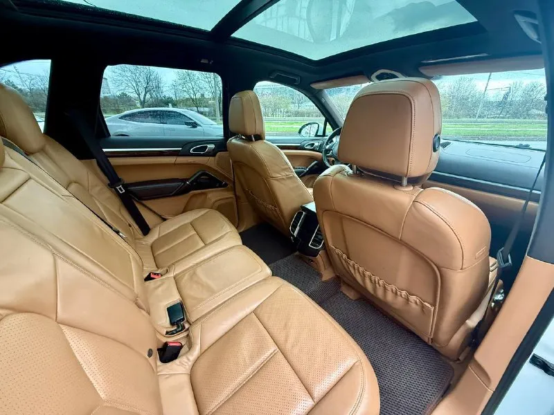 Продам свой автомобиль porsche cayenne 958 ✅двигатель: 3.6 атмосферный ✅привод:полный ✅год выпуска:2011 ✅пробег:207.000км ✅коробка: автомат (aisin) машина в идеальном состоянии, вложений не требует. мотор и коробка как часики. 2 комплекта резины и дисков (21 лето и 18 зима) готов на любые проверки. цена: 2 400 000, торг заинтересованым. +79498209751 - фотография - 9