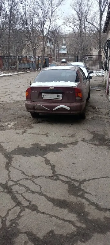 Продам шевроле-ланос 2006 года выпуска, мотор 1.5 головка блока после капиталки + по мелочи (ремни, провода, помпа и т. д. ) ходовка перебрана, кроме одного рулевого наконечника. поварены пороги и днище. сцепа вышла из авто. 2 ключа+2 брелка (1 брелок умер почему-то). стоят штатные туманки, одна погасла (есть диодные ) можно поставить на авто после постановки на учёт. хорошая музыка, 4 колонки и видеорегистратор. так же стоит сигнализация. есть небольшая трещина на лобовом, лобарь меняный ( не родной, я с трещиной ставил на учёт без проблем). документы чистые, переоформление без проблем (собственник). пробег 253 000. последние 300 км после промывки и замены масла заторохтел гидрик. водительская дверь заменена. по кузову полез лак, имеются окрашенные детали. машина без гура, без ц. з. , кондея и стеклоподеников. отдам за 110 000₽. торга и обмена нет. 89494832954 📞 звоните: +7(949)4832954 - фотография - 2