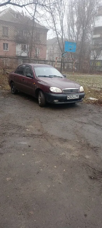 Продам шевроле-ланос 2006 года выпуска, мотор 1.5 головка блока после капиталки + по мелочи (ремни, провода, помпа и т. д. ) ходовка перебрана, кроме одного рулевого наконечника. поварены пороги и днище. сцепа вышла из авто. 2 ключа+2 брелка (1 брелок умер почему-то). стоят штатные туманки, одна погасла (есть диодные ) можно поставить на авто после постановки на учёт. хорошая музыка, 4 колонки и видеорегистратор. так же стоит сигнализация. есть небольшая трещина на лобовом, лобарь меняный ( не родной, я с трещиной ставил на учёт без проблем). документы чистые, переоформление без проблем (собственник). пробег 253 000. последние 300 км после промывки и замены масла заторохтел гидрик. водительская дверь заменена. по кузову полез лак, имеются окрашенные детали. машина без гура, без ц. з. , кондея и стеклоподеников. отдам за 110 000₽. торга и обмена нет. 89494832954 📞 звоните: +7(949)4832954 - фотография - 3