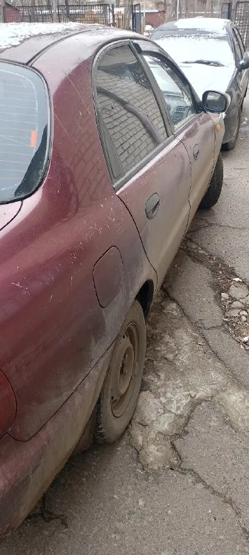 Продам шевроле-ланос 2006 года выпуска, мотор 1.5 головка блока после капиталки + по мелочи (ремни, провода, помпа и т. д. ) ходовка перебрана, кроме одного рулевого наконечника. поварены пороги и днище. сцепа вышла из авто. 2 ключа+2 брелка (1 брелок умер почему-то). стоят штатные туманки, одна погасла (есть диодные ) можно поставить на авто после постановки на учёт. хорошая музыка, 4 колонки и видеорегистратор. так же стоит сигнализация. есть небольшая трещина на лобовом, лобарь меняный ( не родной, я с трещиной ставил на учёт без проблем). документы чистые, переоформление без проблем (собственник). пробег 253 000. последние 300 км после промывки и замены масла заторохтел гидрик. водительская дверь заменена. по кузову полез лак, имеются окрашенные детали. машина без гура, без ц. з. , кондея и стеклоподеников. отдам за 110 000₽. торга и обмена нет. 89494832954 📞 звоните: +7(949)4832954 - фотография - 5