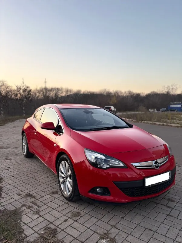 Продам opel astra gtc 2014 год авто в жирной комплектация два комплекта резины зима новая triangle куплена месяц назад лето goodyear два комплекта ковриков зима/лето салон в идеальном состоянии 1,4 турбо 140 л/с пробег 185 тыс коробка автомат кузов, коробка, двигатель в отличном состоянии 1,350,000₽ все вопросы по телефону +79494576656 📞 звоните: +7(949)4576656 - фотография - 2