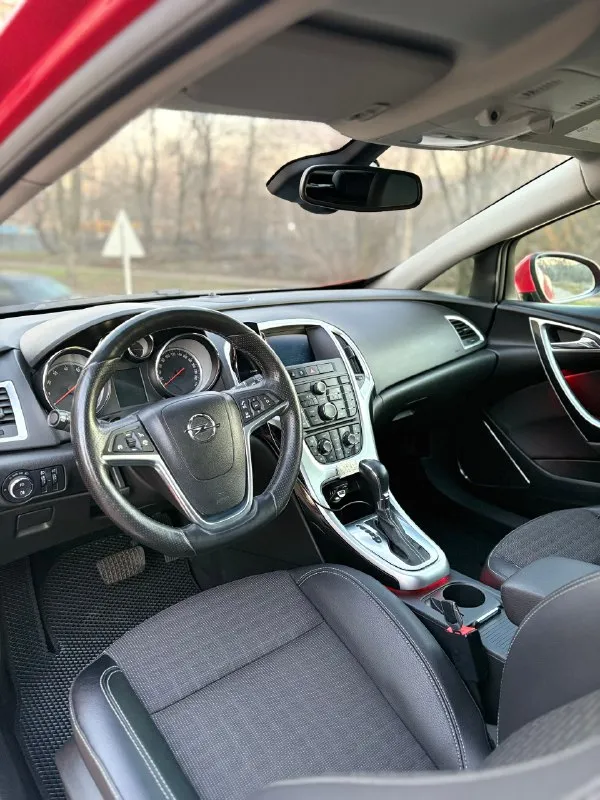 Продам opel astra gtc 2014 год авто в жирной комплектация два комплекта резины зима новая triangle куплена месяц назад лето goodyear два комплекта ковриков зима/лето салон в идеальном состоянии 1,4 турбо 140 л/с пробег 185 тыс коробка автомат кузов, коробка, двигатель в отличном состоянии 1,350,000₽ все вопросы по телефону +79494576656 📞 звоните: +7(949)4576656 - фотография - 5