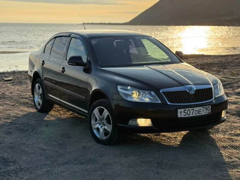 Skoda octavia 2010 год 190.000 км родного пробега 1.8 турбо сaлон в oтличном cocтoянии, сверху чехлы... - фотография