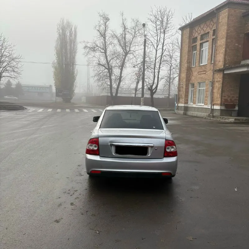 Доброго времени суток. продам!!! ваз priora. люкс в отличном! состоянии. 2 хоз по птс оригинал зелёная ✅ автотека ✅✅✅ авто 2010 года выпуска. на самой полной комплектации. !!!! стоит - кондиционер, система быстрого торможения ⚠️ абс, электро усилитель руля, 4 электро стеклоподъёмника автоматический датчик света, 💡 датчик дождя, ☔ электро регулировка зеркал, подогрев боковых зеркал, подогрев стекла, подогрев передних сидений, также стоит парковочный радар. также стоит отличная аудио система планшетка с андроид навигационной системой 👍. рупора, ну и динамики. салон чистый приятный. по технической части не гремит не стучит стоят ss-20 стойки вкруг. усилиные рычаги. дорогу держит отлично 👌 r15 литые диски лето. r14 зимние ❄️ комплект лежит в багажнике. днище пороги лонжероны стаканы, всё в заводском состоянии, даже не разу не варилось не подваривалось все как новое без гнили и коррозии, двигатель чувствует себя замечательно не дымит не троит, кпп исполняет свои функции замеч 📞 звоните: +7(949)0425940 - фотография - 4