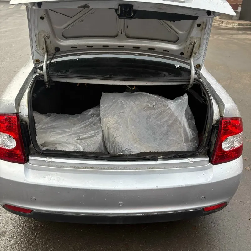 Доброго времени суток. продам!!! ваз priora. люкс в отличном! состоянии. 2 хоз по птс оригинал зелёная ✅ автотека ✅✅✅ авто 2010 года выпуска. на самой полной комплектации. !!!! стоит - кондиционер, система быстрого торможения ⚠️ абс, электро усилитель руля, 4 электро стеклоподъёмника автоматический датчик света, 💡 датчик дождя, ☔ электро регулировка зеркал, подогрев боковых зеркал, подогрев стекла, подогрев передних сидений, также стоит парковочный радар. также стоит отличная аудио система планшетка с андроид навигационной системой 👍. рупора, ну и динамики. салон чистый приятный. по технической части не гремит не стучит стоят ss-20 стойки вкруг. усилиные рычаги. дорогу держит отлично 👌 r15 литые диски лето. r14 зимние ❄️ комплект лежит в багажнике. днище пороги лонжероны стаканы, всё в заводском состоянии, даже не разу не варилось не подваривалось все как новое без гнили и коррозии, двигатель чувствует себя замечательно не дымит не троит, кпп исполняет свои функции замеч 📞 звоните: +7(949)0425940 - фотография - 8