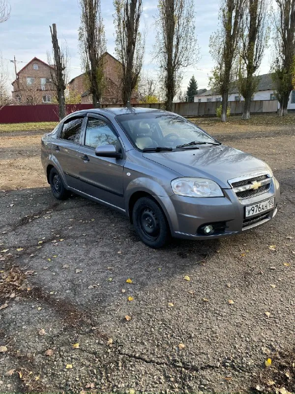 Продам замечательный автомобиль собственник авео т250 1.5 л. мощность 86 л. с корея концерн gm второй хозяин машина хозяйская, два ключа, два пульта работает абсолютно все не гнилая, не варенная, так как в этом нет необходимости установлено в авто - хороший свет новые броне провода, свечи, масла и фильтра, бензонасос, рхх, тормозные колодки так же установлена хорошая акустика в машине есть гур, кондиционер, парктроник, электро регулировка зеркал из салона, подогрев заднего стекла. сейчас стоят зимние колеса r14 резина 75% запаска, домкрат в комплекте авто находится в торезе днр тел +7 (949) 464-34-48 два комплекта колес зима-лето летняя резина и диски проехали один сезон r15 цена 575т. ₽ (торг у капота ) любые проверки на любых сто фото сделаны 23.11.25 📞 звоните: +7(949)4643448 - фотография - 3