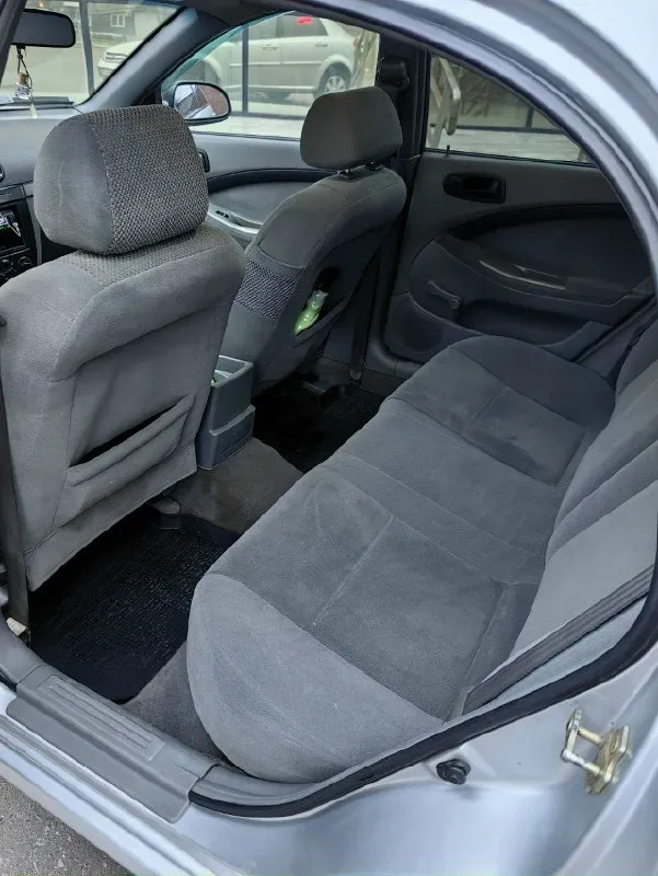 Продам chevrolet лачетти 2005 г. мотор 1.4, 16v, 94 л. с кузов хэтчбек пробег- 208.000 я собственник, второй владелец. пригнал ее с ярославля 2023 году. очень комфортная и удобная машина на дальние поездки, очень просторный салон, много места для задних пассажиров, приятные велюровые сидения. причина продажи- тяжелая финансовая ситуация. за машиной ухаживал следил и все вовремя менял, денег никогда не жалел, делал машину для себя. много сделано по ходовке. год назад сделал капитальный ремонт двигателя, было поменяно просто все. ремень грм с роликами, помпа, антифриз, масло в моторе- заменено. сделана ревизия тормозной системы(новые тормозные диски, колодки, обслужены суппорта- в круг). комплектация: кондиционер, гидроусилитель руля, дисковые тормоза в круг, передние стеклоподъемники, обогрев заднего стекла, хорошая музыка, 2 комплекта ключей, сигнализация с автозапуском. по электрике все работает исправно. уже стоит на хорошей японской зимней резине. также отдам красивый 📞 звоните: +7(949)3278840 - фотография - 6