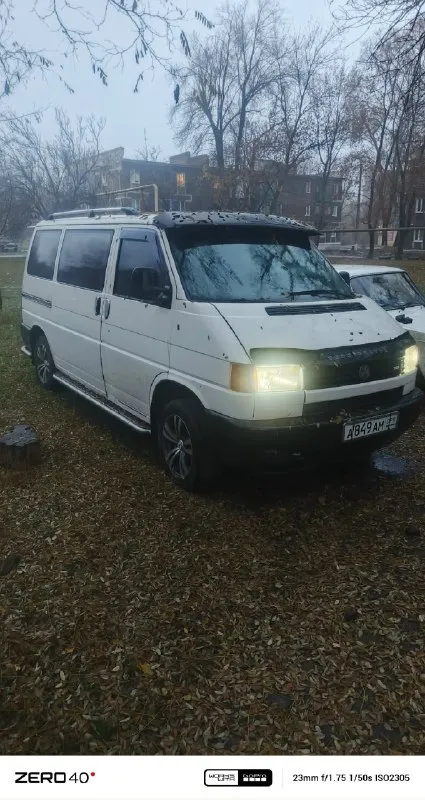 Продам, volkswagen т4, 90 год, без гнили и ржавчины 400 тыс руб, бусом нужно заниматься, с переоформ... - фотография