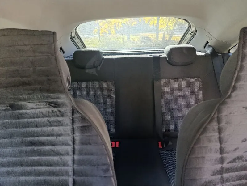 Срочно продам opel корса d 2008 г/в в идеальном состоянии (180 регион) любой вид оформления, двигатель 1,2 бензин, пробег 151 тыс км, сервисная книжка, 2 комплекта ключей. багажник укомплектован ( запаска, домкрат, ключ, знак аварийной остановки) обслуживалась по регламенту. акб супер. двс работает как часы. ркп easytronic, работают все режимы, листает чётко. ходовка огонь. ручник исправен, к электрике вопросов нет. кузов оцинкован, днище и пороги в идеале, тонирована, зашумлена, стоят 14 штампы на хорошей зимней резине, салон в достойном виде, оснащена центральный замок, сигнализация, иммобилайзер, защита от детей. эур, серво руль регулируется в двух плоскостях. abs, 2 airbag, корректор фар. эл стеклоподъёмники. кондиционер эл регулировка и подогрев зеркал, обогрев заднего стекла, микролифт передних сидений, крепление isofix, линзованная оптика. магнитола jvc с usb и aux разъемами, остальные вопросы по телефону +79495572 📲 tg: олечка 📞 звоните: +7(949)5572634 - фотография - 6