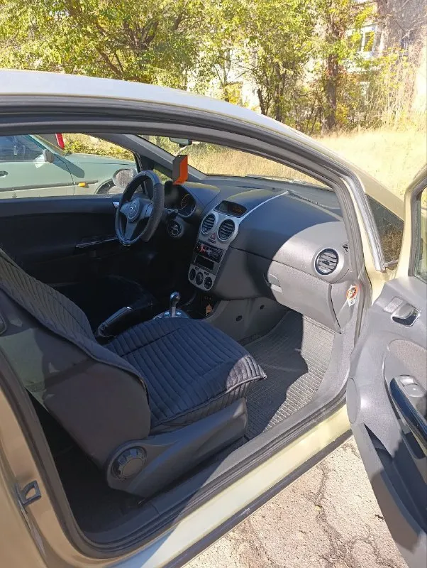 Срочно продам opel корса d 2008 г/в в идеальном состоянии (180 регион) любой вид оформления, двигатель 1,2 бензин, пробег 151 тыс км, сервисная книжка, 2 комплекта ключей. багажник укомплектован ( запаска, домкрат, ключ, знак аварийной остановки) обслуживалась по регламенту. акб супер. двс работает как часы. ркп easytronic, работают все режимы, листает чётко. ходовка огонь. ручник исправен, к электрике вопросов нет. кузов оцинкован, днище и пороги в идеале, тонирована, зашумлена, стоят 14 штампы на хорошей зимней резине, салон в достойном виде, оснащена центральный замок, сигнализация, иммобилайзер, защита от детей. эур, серво руль регулируется в двух плоскостях. abs, 2 airbag, корректор фар. эл стеклоподъёмники. кондиционер эл регулировка и подогрев зеркал, обогрев заднего стекла, микролифт передних сидений, крепление isofix, линзованная оптика. магнитола jvc с usb и aux разъемами, остальные вопросы по телефону +79495572 📲 tg: олечка 📞 звоните: +7(949)5572634 - фотография - 7