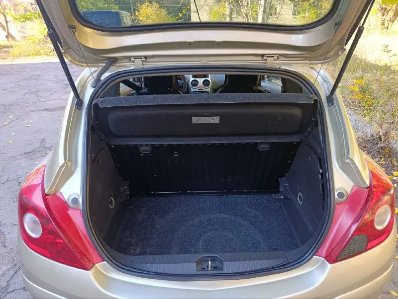 Срочно продам opel корса d 2008 г/в в идеальном состоянии (180 регион) любой вид оформления, двигатель 1,2 бензин, пробег 151 тыс км, сервисная книжка, 2 комплекта ключей. багажник укомплектован ( запаска, домкрат, ключ, знак аварийной остановки) обслуживалась по регламенту. акб супер. двс работает как часы. ркп easytronic, работают все режимы, листает чётко. ходовка огонь. ручник исправен, к электрике вопросов нет. кузов оцинкован, днище и пороги в идеале, тонирована, зашумлена, стоят 14 штампы на хорошей зимней резине, салон в достойном виде, оснащена центральный замок, сигнализация, иммобилайзер, защита от детей. эур, серво руль регулируется в двух плоскостях. abs, 2 airbag, корректор фар. эл стеклоподъёмники. кондиционер эл регулировка и подогрев зеркал, обогрев заднего стекла, микролифт передних сидений, крепление isofix, линзованная оптика. магнитола jvc с usb и aux разъемами, остальные вопросы по телефону +79495572 📲 tg: олечка 📞 звоните: +7(949)5572634 - фотография - 9