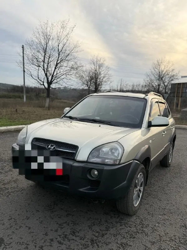 Продам hyundai tucson 2007года 2 л(149л. с), полный привод, механика. хорошая комплектация, реальный... - фотография