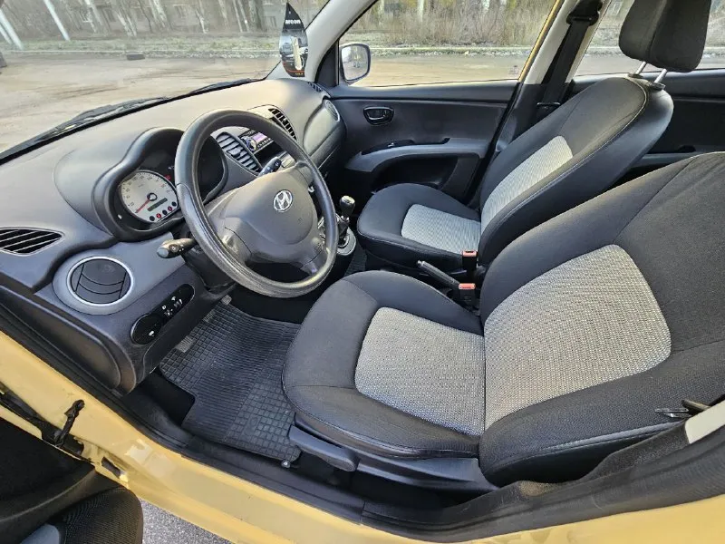 Hyundai i10 2008г 1,1бензин мкпп 85т км покупалась новой в автосалоне в донецке, одна хозяйка. без дтп, стекла родные, родной окрас. пробег подтвержден историей обслуживания, есть все наряд заказы! 520т руб 9495213411 - фотография - 6