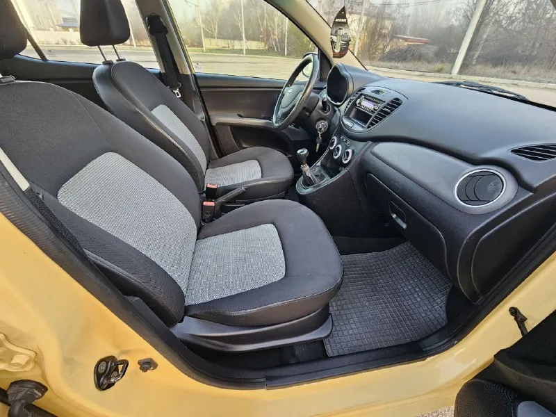 Hyundai i10 2008г 1,1бензин мкпп 85т км покупалась новой в автосалоне в донецке, одна хозяйка. без дтп, стекла родные, родной окрас. пробег подтвержден историей обслуживания, есть все наряд заказы! 520т руб 9495213411 - фотография - 7