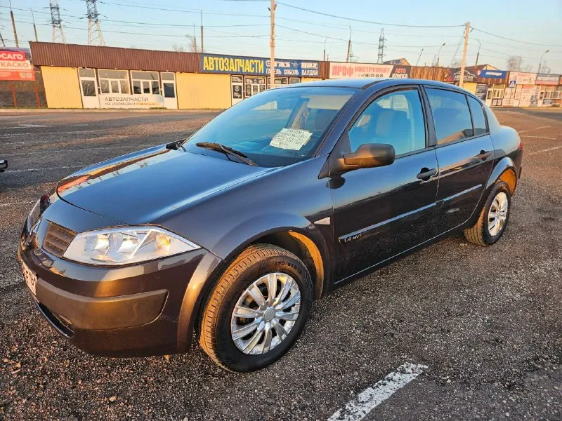 Продам renault megane ii 2004г мотор 1.4 16 кл кондиционер работает 2 комплекта колес хорошее состоя... - фотография