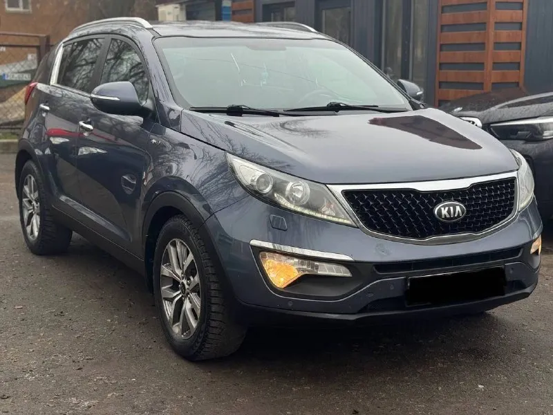 В продаже kia sportage рестайлинг 2014 года выпуска!
Автомобиль в достойном состоянии, двигатель 2.0 бензин, работает абсолютно тихо без каких либо посторонних шумов, родной пробег: 190.000км, коробка также работает четко, без каких либо затупов!
Максимально возможная комплектация: музыка infinity, комбинированный салон кожа-альканатара, черный потолок, мульт-руль, двух-зонный климат контроль, полный привод, подогревы сидений и тд.
Юридически абсолютно чистая, возможен любой вид переоформления!
Осмотр донецк
Цена: 1.350.000₽, торг реальному покупателю
☎️ +7 (949) 628-72-17
📞 Звоните: +7(949)6287217 - фотография - 1