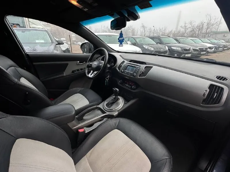 В продаже kia sportage рестайлинг 2014 года выпуска!
Автомобиль в достойном состоянии, двигатель 2.0 бензин, работает абсолютно тихо без каких либо посторонних шумов, родной пробег: 190.000км, коробка также работает четко, без каких либо затупов!
Максимально возможная комплектация: музыка infinity, комбинированный салон кожа-альканатара, черный потолок, мульт-руль, двух-зонный климат контроль, полный привод, подогревы сидений и тд.
Юридически абсолютно чистая, возможен любой вид переоформления!
Осмотр донецк
Цена: 1.350.000₽, торг реальному покупателю
☎️ +7 (949) 628-72-17
📞 Звоните: +7(949)6287217 - фотография - 7