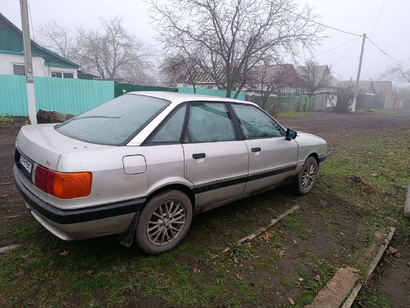 Продам, обменяю. audi 80 б3 с нет задней передачи. авто на ходу полностью переоформляемая. цена 120.... - фотография