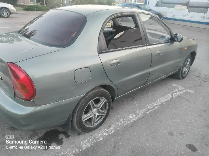 Продаю chevrolet ланос 🚘 в хорошем состоянии как по технике так и по кузову комплектация базовая 👍 мотор 1,5 пробег(90) тысяч по мотору не дымит не троит масло не жрёт работает как часики👍 гур абс кпп все скоростя включаются без каких-либо проблем год выпуска 2007 кондиционер работает но нужно заправить новая летняя резина по документам все норм 👌 цена 280 руб торг уместен по интересующим вопросам обращаться по ☎️ телефону +79495615773 находимся город 🏙️ макеевка 📞 звоните: +7(949)5615773 - фотография - 3