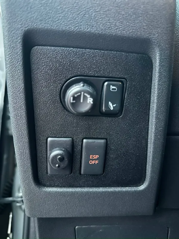 Продам qashqai год выпуска 2009 цена 750.000₽ обьем 2.0l успевайте до роста цен кузов целый, без дтп дно пороги без коррозии кристально чистые документы техническая часть в полном порядке в авто есть все для комфортного использования. комплектация максимальная без ключевой доступ кожа, камера заднего вида, монитор, круиз-контроль, мульти-руль, складывание зеркал, парктроники, датчики света и дождя, омыватель фар, подогрев сидений, 2 ключа. остальные вопросы по телефону ⤵️ +79493862921 📞 звоните: +7(949)3862921 - фотография - 9