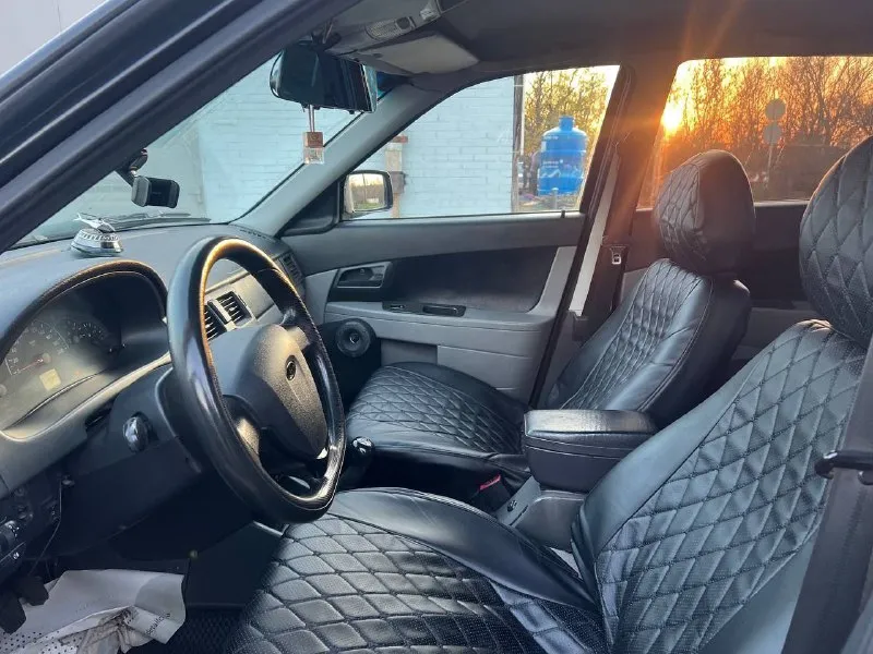 Ваз приора год выпуска 2008 автомобиль в хорошем состоянии комплектация люкс кондиционер стеклоподъёмники электро регулировка зеркал газ/бензин хорошая музыка, усилитель сигнализация с обратной связью и т. д цена 265.000₽ остальное вопросы по тел также возможен обмен +79494779395 📲 tg: петр 📞 звоните: +7(949)4779395 - фотография - 6