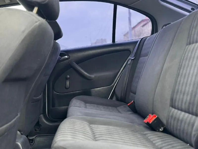 Продам skoda octavia tour 1.6 автомобиль в отличном состоянии без дефектов (гнили, коррозии, ржавчин и тд. ) за все время эксплуатации у автомобиля 2 собственника. большую часть простояла в теплом гараже. пробег:170.000 км бережное использование автомобиль не участвовал в дорожно транспортных происшествиях (без дтп) днище и пороги абсолютно целое без дыр и тд. техническая часть:без посторонних звуков и без вложений. год выпуска:2007 объем двигателя:1.6 кпп:механика 5-ти ступка привод:передний комплектация:рабочий кондиционер, усилитель руля (гур), центральный замок, электрорегулируемые зеркала, обогрев зеркал, передние электростеклоподъёмники, регулировка рулевой колонки, регулировка сидений по высоте, массажные передние сидения, хорошая акустика, обогревы стекла, подушка безопасности airbag, диски радиусом 16r резина зима michelin, сервисные книги. стоимость:625.000₽ хороший торг строго возле автомобиля. контактный номер телефона: +79494166360 +79494675503 - фотография - 7