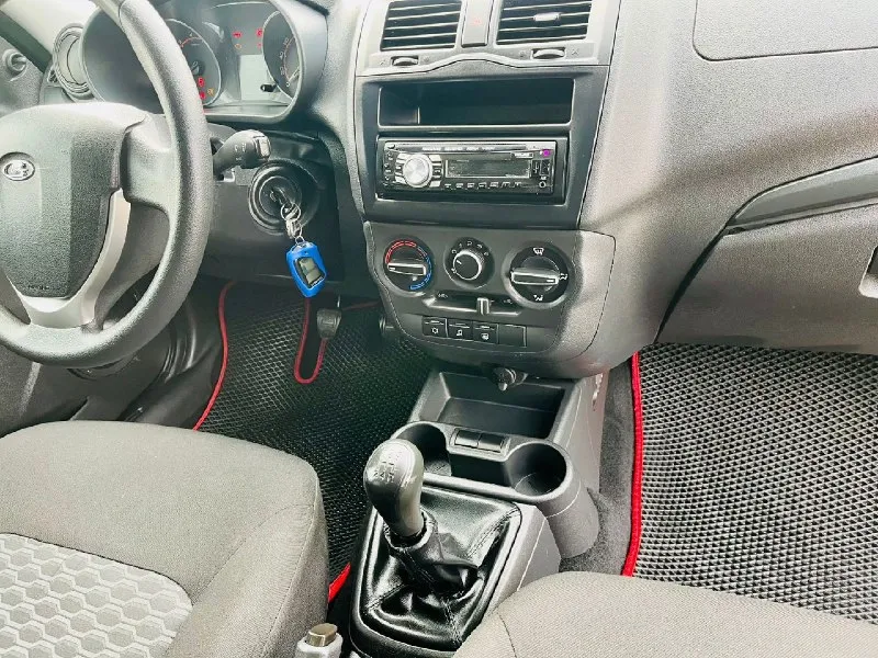 Ваз granta в очень хорошем состоянии! в шикарном цвете «борнео». 2 хозяина, птс оригинал! куплена в марте 2019г. пробег родной 99 т. км, подтвержденный автотекой и состоянием авто. кузов без гнили и ржавчины. днище в идеале. двигатель, ходовая и коробка на 5+ чистый и ухоженный салон. эур, кондиционер, abs, airbag, эл. стеклоподъемники, сигнализация, ц/з, музыка. автомобиль реально очень хороший. абсолютно не требует никаких вложений. 649 т. р. торг +79061817823 ярослав авто находится в ростове 📞 звоните: +7(906)1817823 - фотография - 10