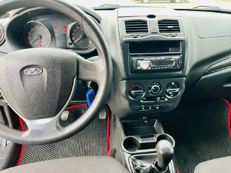 Ваз granta в очень хорошем состоянии! в шикарном цвете «борнео». 2 хозяина, птс оригинал! куплена в марте 2019г. пробег родной 99 т. км, подтвержденный автотекой и состоянием авто. кузов без гнили и ржавчины. днище в идеале. двигатель, ходовая и коробка на 5+ чистый и ухоженный салон. эур, кондиционер, abs, airbag, эл. стеклоподъемники, сигнализация, ц/з, музыка. автомобиль реально очень хороший. абсолютно не требует никаких вложений. 649 т. р. торг +79061817823 ярослав авто находится в ростове 📞 звоните: +7(906)1817823 - фотография - 9