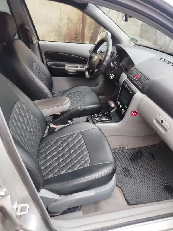 Продам skoda октавия тур,1999г. в.,1,8 125 л. с., автомат. подогрев зеркал, передних сидений, кондиц... - фотография