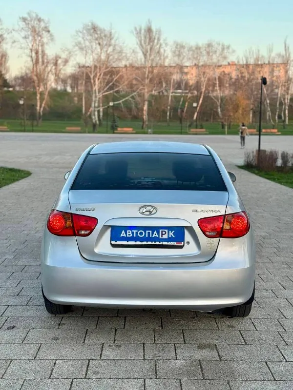 🐺 hyundai elantra 💰цена: 670 000р 🏢город: мариуполь 📅год выпуска: 2008 🧾пробег: 162 394км. ⚙️двигатель: 1.6 ⛽топливо: бензин ⚙️кпп: механика 📞 телефон: +7-949-727-41-51 +7-989-263-55-56 +7-949-551-91-52 💾 описание: elantra зарекомендовал себя на рынке как универсальный, практичный и надежный автомобиль для тех, кому важны экономичность, надёжность и комфорт. ✔️ местный не пригнанный автомобиль, уже на 180м учете, владелец с 2017 года ✔️ кузов без дефектов, выглядит очень хорошо ✔️ оригинальный пробег 163т. км отличная комплектация: климат-контроль❄️ (работает отлично), полный электропакет, abs, airbag, птф, кожаный руль, центральный замок, два ключа. улица шевченко 269 🏦 возможна продажа в кредит по двум документам. - фотография - 5