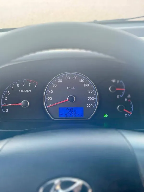 🐺 hyundai elantra 💰цена: 670 000р 🏢город: мариуполь 📅год выпуска: 2008 🧾пробег: 162 394км. ⚙️двигатель: 1.6 ⛽топливо: бензин ⚙️кпп: механика 📞 телефон: +7-949-727-41-51 +7-989-263-55-56 +7-949-551-91-52 💾 описание: elantra зарекомендовал себя на рынке как универсальный, практичный и надежный автомобиль для тех, кому важны экономичность, надёжность и комфорт. ✔️ местный не пригнанный автомобиль, уже на 180м учете, владелец с 2017 года ✔️ кузов без дефектов, выглядит очень хорошо ✔️ оригинальный пробег 163т. км отличная комплектация: климат-контроль❄️ (работает отлично), полный электропакет, abs, airbag, птф, кожаный руль, центральный замок, два ключа. улица шевченко 269 🏦 возможна продажа в кредит по двум документам. - фотография - 9