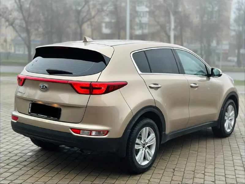 Kia sportage официал!
2018Г бензин 2.0 автомат,
125 Пробег родной!!!!
1 Собственник,
Автомобиль весь в заводском окрасе,
Автомобиль очень комфортный!
И есть все для комфортного вождения!!!
Подогрев сидений,
Климат-контроль,
Круиз-контроль,
Мульти-руль,
Подогрев руля,
Монитор андроид,
Камера заднего вида,
Парктроник,
Авто свет,
Датчик дождя,
Автозапуск,
Сигнализация starline,
Два комплекта ключей,
Два комплекта шин,
С документами полный порядок!!!
Переоформление в мрэо!!!
Цена 1,865₽
Все вопросы по тел+79495722131 - фотография - 6