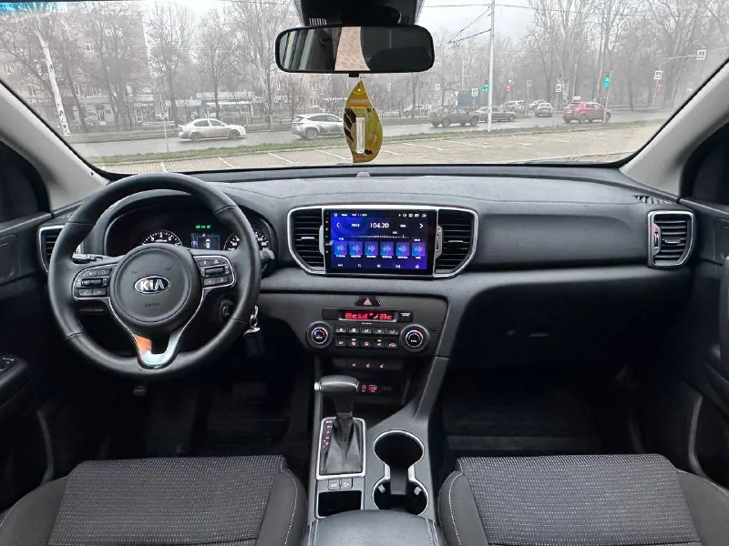 Kia sportage официал!
2018Г бензин 2.0 автомат,
125 Пробег родной!!!!
1 Собственник,
Автомобиль весь в заводском окрасе,
Автомобиль очень комфортный!
И есть все для комфортного вождения!!!
Подогрев сидений,
Климат-контроль,
Круиз-контроль,
Мульти-руль,
Подогрев руля,
Монитор андроид,
Камера заднего вида,
Парктроник,
Авто свет,
Датчик дождя,
Автозапуск,
Сигнализация starline,
Два комплекта ключей,
Два комплекта шин,
С документами полный порядок!!!
Переоформление в мрэо!!!
Цена 1,865₽
Все вопросы по тел+79495722131 - фотография - 9