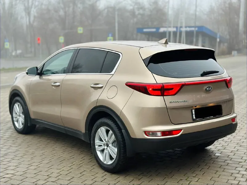 Kia sportage официал!
2018Г бензин 2.0 автомат,
125 Пробег родной!!!!
❗️❗️❗️❗️1 Собственник,
Автомобиль весь в заводском окрасе,
Автомобиль очень комфортный!
И есть все для комфортного вождения!!!
Подогрев сидений,
Климат-контроль,
Круиз-контроль,
Мульти-руль,
Подогрев руля,
Монитор андроид,
Камера заднего вида,
Парктроник,
Авто свет,
Датчик дождя,
Автозапуск,
Сигнализация starline,
Два комплекта ключей,
Два комплекта шин,
❗️❗️❗️❗️С документами полный порядок!!!
Переоформление в мрэо!!!
Цена 1,865₽
Все вопросы по тел+79495722131
▶️Смотреть больше фото◀️
📞 Звоните: +7(949)5722131 - фотография - 4