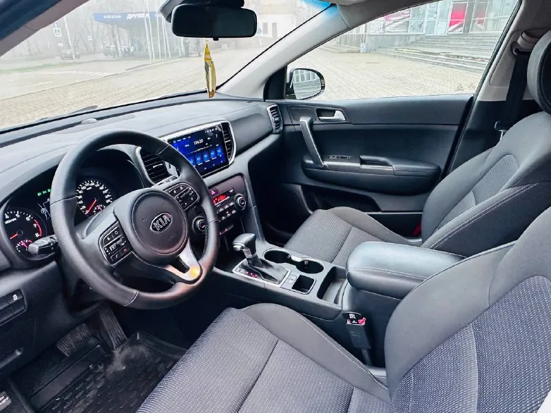 Kia sportage официал!
2018Г бензин 2.0 автомат,
125 Пробег родной!!!!
❗️❗️❗️❗️1 Собственник,
Автомобиль весь в заводском окрасе,
Автомобиль очень комфортный!
И есть все для комфортного вождения!!!
Подогрев сидений,
Климат-контроль,
Круиз-контроль,
Мульти-руль,
Подогрев руля,
Монитор андроид,
Камера заднего вида,
Парктроник,
Авто свет,
Датчик дождя,
Автозапуск,
Сигнализация starline,
Два комплекта ключей,
Два комплекта шин,
❗️❗️❗️❗️С документами полный порядок!!!
Переоформление в мрэо!!!
Цена 1,865₽
Все вопросы по тел+79495722131
▶️Смотреть больше фото◀️
📞 Звоните: +7(949)5722131 - фотография - 9