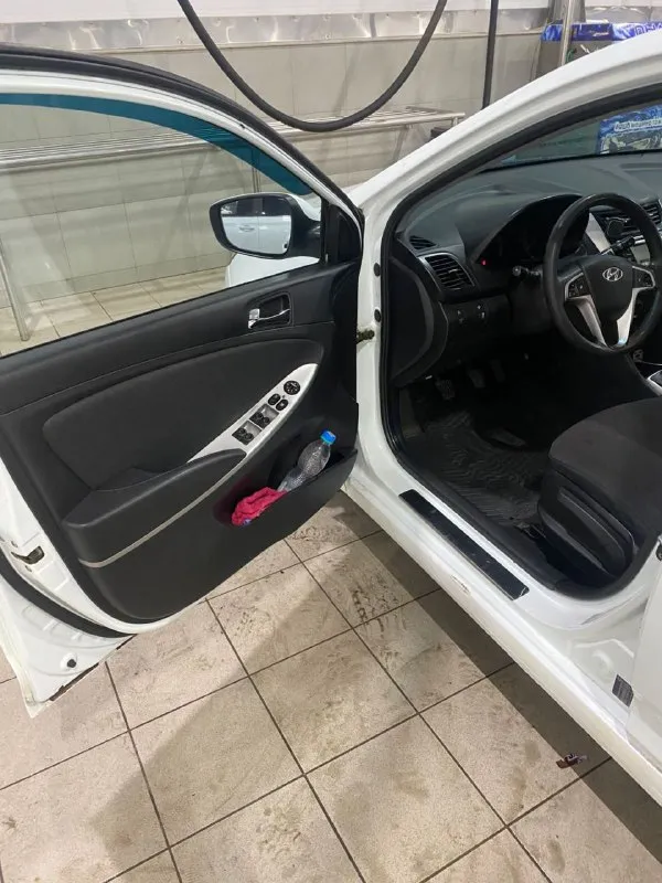 Продаю срочно hyundai solaris в хорошем состоянии в хорошей комплектации нареканий никаких нету двигатель работает отлично! ходовая сделанная! коробка работают идеально! салон в хорошем состоянии. ценник 660 тыс рублей возможен обмен с вашей доплатой. снежное +79494942130 - фотография - 6