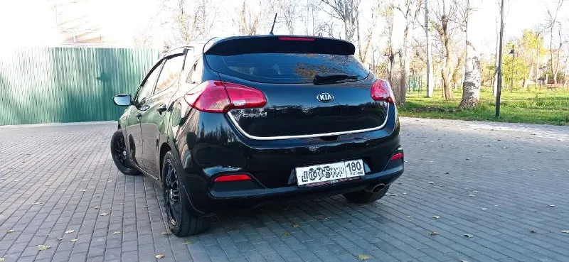 Kia сид 2014 года. Отличное состояние обслужен. Пробег оригинальный 170 т. 1,4 атмосферный на 6 ст механике. Расход 6 литров. Резвый и надёжный автомобиль. Без дтп стекла заводские. Собственник. 960₽. +79494850271
📲 Tg: алексей
📞 Звоните: +7(949)4850271 - фотография - 4