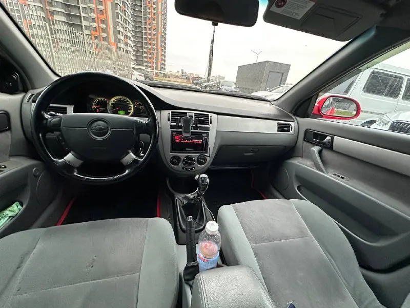 Продаю chevrolet laceti 2007 г выпуска мотор 1.6 16 v 109 лс. работает безупречно гидрики не стучат не дымит масло не ест кпп переключает мягко без хрустов кузов в превосходном состоянии без единого рыжика, днище пороги без гнили техническая часть без каких либо вложений едит мягко не чего не стучит не громит хорошая комплектация 4 стеклоподъемника гур, абс электро зеркала мульти руль гбо евро 4 сигнализация с обратной связью 3 комплекта ключей литые диски р 15 пробег 226 т. км подтверждает автотека авто без дтп цена 515 т +79497313052 +79604471800 ватсап телеграмм имо осмотр г донецк - фотография - 6