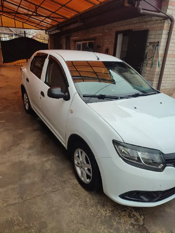 Продам renault логан 2015 года 1.6. машина в идеальном состоянии, бережнейшая эксплуатация, с рождения вся промовилена каждая щель и полностью обезшумлена стоит хорошая музыка. в ней ездить приятней чем в новой. сделано для себя. машина грузы не возила и в такси не учавствовала 109℅ к-кт новой зимней резины на штампах. отдам только в хорошие руки. пробег 53000 ничего не отматывалось и не красилось. .масло только ликви молли 5w40. цена 700т руб. телефон +79494787162 📞 звоните: +7(949)4787162 - фотография - 3