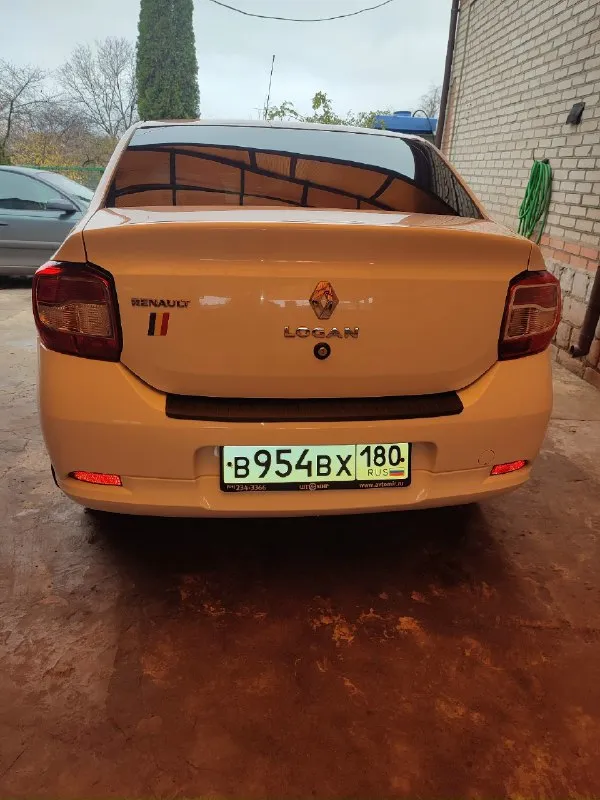 Продам renault логан 2015 года 1.6. машина в идеальном состоянии, бережнейшая эксплуатация, с рождения вся промовилена каждая щель и полностью обезшумлена стоит хорошая музыка. в ней ездить приятней чем в новой. сделано для себя. машина грузы не возила и в такси не учавствовала 109℅ к-кт новой зимней резины на штампах. отдам только в хорошие руки. пробег 53000 ничего не отматывалось и не красилось. .масло только ликви молли 5w40. цена 700т руб. телефон +79494787162 📞 звоните: +7(949)4787162 - фотография - 4