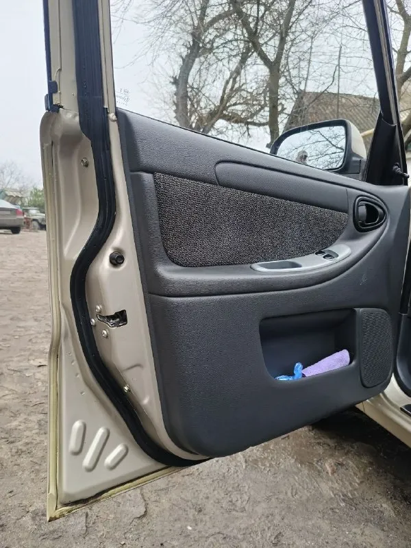 Продаю сенс 2013 года, в состоянии нового автомобиля. имеется кондиционер, гур. пробег около 120 тыс. км. без единого рыжика, авто весь в родном окрасе даже бампера. цена 400 000 руб. +7(949)3692063 📲 tg: @angartruck 📞 звоните: +7(949)3692063 - фотография - 4