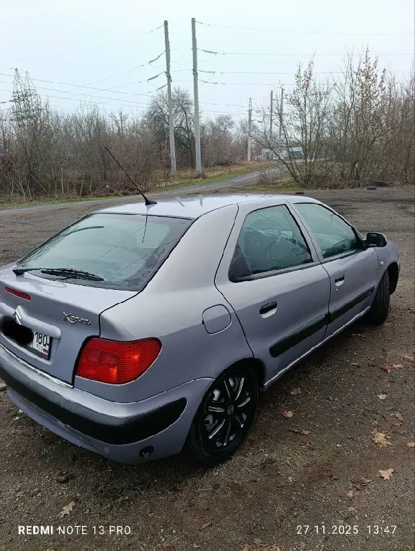 Citroen xsara 2004/1.4/мкпп, пробег 160 тыс км, кузов оцинкованный, без дырок и рыжиков, мотор в хорошем состоянии, без посторонних шумов и расхода масла, коробка в норме, заменены торсионы сзади и амортизаторы на новые, передок без критичности, срочной замены не требует, (но всю переднюю ходовку отдам с машиной-уже куплена). фары и туманки-лэд, (туманки новые), ц/замок, стеклоподъёмники, хорошая музыка с блютуз и хэндфри, все поворачивает, тормозит, светит, салон в очень неплохом состоянии, пластик без царапин, подушки (безопасность)на месте, едет бодро и экономно, номера (550) на 180-м регионе в подарок. находится машина в донецке(ориентир-детский мир). цена 299 тыс рублей, обмен возможен, (небольшой торг возможен)тел: +79494511307 +79493787559 всем удачи. ... 📞 звоните: +7(949)4511307 - фотография - 3