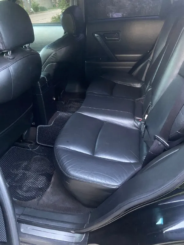 Продам infiniti фх 45 характеристики пробег 170511 км внедорожник 5 дв. цвет - черный двигатель 4.5 л / 328 л. с. / v8 бензин коробка - автоматическая полный привод. состояние не требует ремонта, что касается автомобиля, никогда не подводил, едет бодро и уверенно. приём звонков и разговоры через bluetooth. 1. круиз контроль 2. подогрев сидений и зеркал 3. память сидений и руля 4. замечательная аудиосистема 5. фары: белый свет, установлен ксенон. 6. люк, в отличном состоянии, работает, не протекает 7. отличная тонировка задних пассажирских мест и заднего стекла 8. датчик света 9. датчик дождя 10. без ключевой доступ 11. датчик давления в шинах и другое. 12. поставил новые задние фары (серые) 13. кузов- есть незначительные повреждения, при встрече все покажу и расскажу. 14. была полная обработка дна автомобиля ( денег не жалел) делал для себя, но в связи с семейными обстоятельствами вынужден ее продать. юpидичеcки чиcтa, зaпpетoв штpaфoв и oгpaничений нет. кому дорого пр 📞 звоните: +7(949)4979558 - фотография - 5