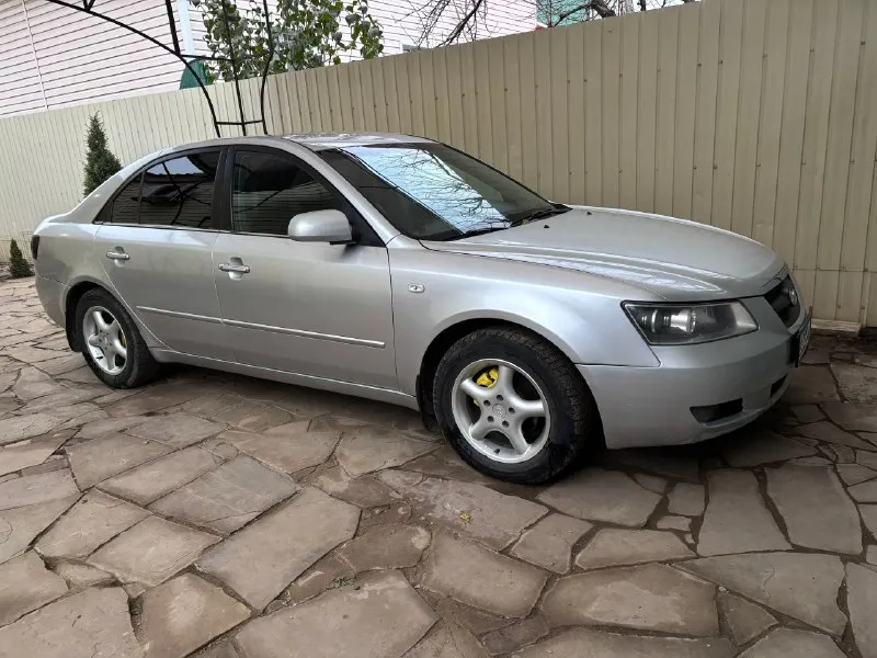 Hyundai sonata nf 5 2.4 2004г. 314000 автомобиль обслужен, в начале ноября был заменён задний подрам... - фотография