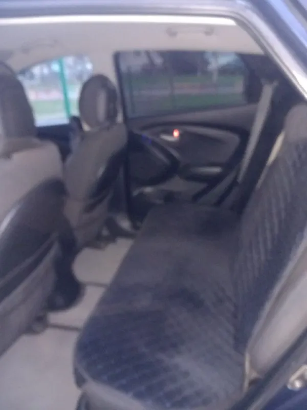 Продам hyundai ix35 на механике год 2010, мотор 2.0 в идеале не дымит, масло не ест, задиров нет. комплектация:электроусилитель руля, мультируль, подогрев 4 сидений обогрев лобового стекла и зеркал,4эл. подъемника, кондер работает, авто полностью обслужено, вложений никаких не требует, на ходу каждый день. я собственник. продажа только с переоформлением!осмотр г торез, цена 1350000т р небольшой торг. +79493241244 📞 звоните: +7(949)3241244 - фотография - 3