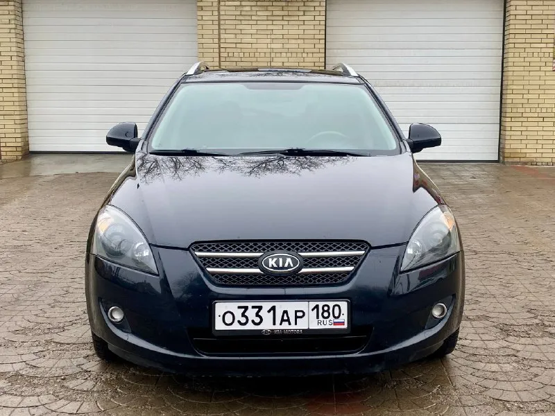 🔥kia ceed🔥 год выпуска: 2008 начало эксплуатации: 2009 пригнан из германии в 2022 году тип двигателя: бензиновый, 1.6 пробег: 240 000 км (оригинальный) коробка передач: механическая комплектации: • датчики света • электрорегулировка зеркал • электроподъёмники • подогрев передних сидений • климат-контроль • сенсорный монитор с bluetooth, usb, aux • мультируль • biled-фары цена: 650 000 ₽ автомобиль в отличном состоянии, все системы работают. готов к проверке. юридически чист, без обременений. вопросы по телефону: +7-949-41-55-434. возможен минимальный торг. - фотография - 5