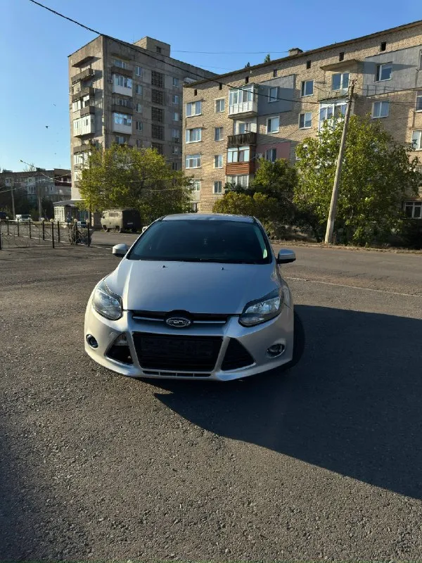 Продам ford фокус 3. мотор 2.0, акпп робот. технически в исправном состоянии. пробег 268 тысяч км. находится в шахтерске. цена 710 торг +79496484203 📞 звоните: +7(949)6484203 - фотография - 4